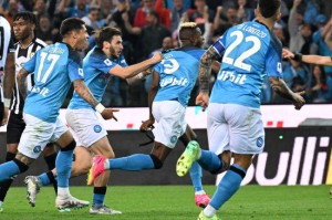 意甲焦点战：那不勒斯VS科莫——实力差距下的胜负天平与比分推演