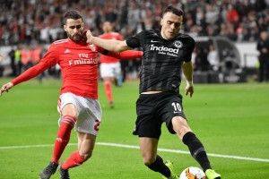 欧冠生死战：法兰克福VS加拉塔萨雷——战术博弈与命运对决的深度剖析