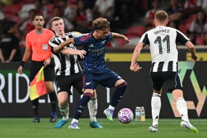 阿森纳赛季前瞻：争冠概率创新高，但两亿引援仍难解“连亚”魔咒