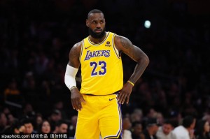 还是湖人！曝詹姆斯大概率执行5260万球员选项